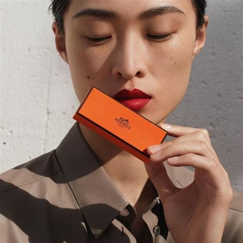 orange turns red hermes